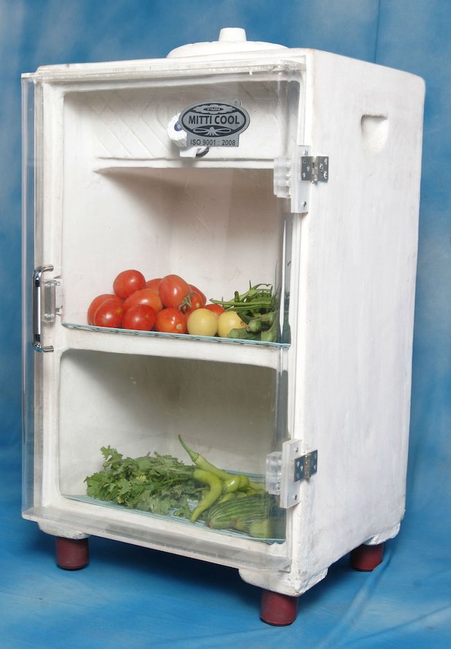 Electricity-Free Clay Refrigerator Saves Factory